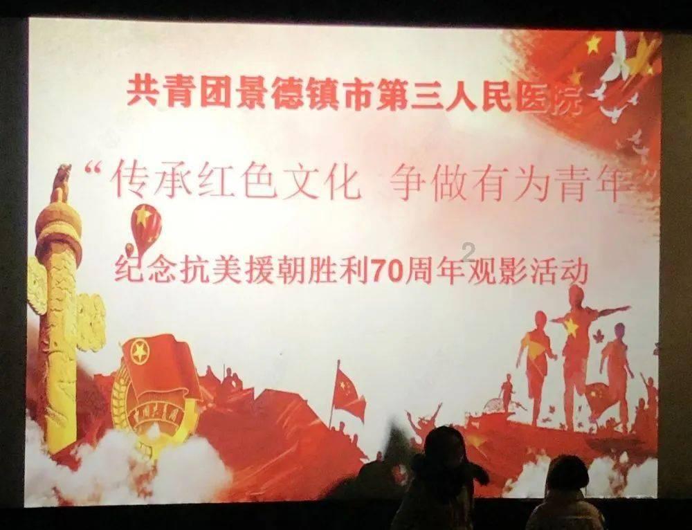 迷失在街头的男孩